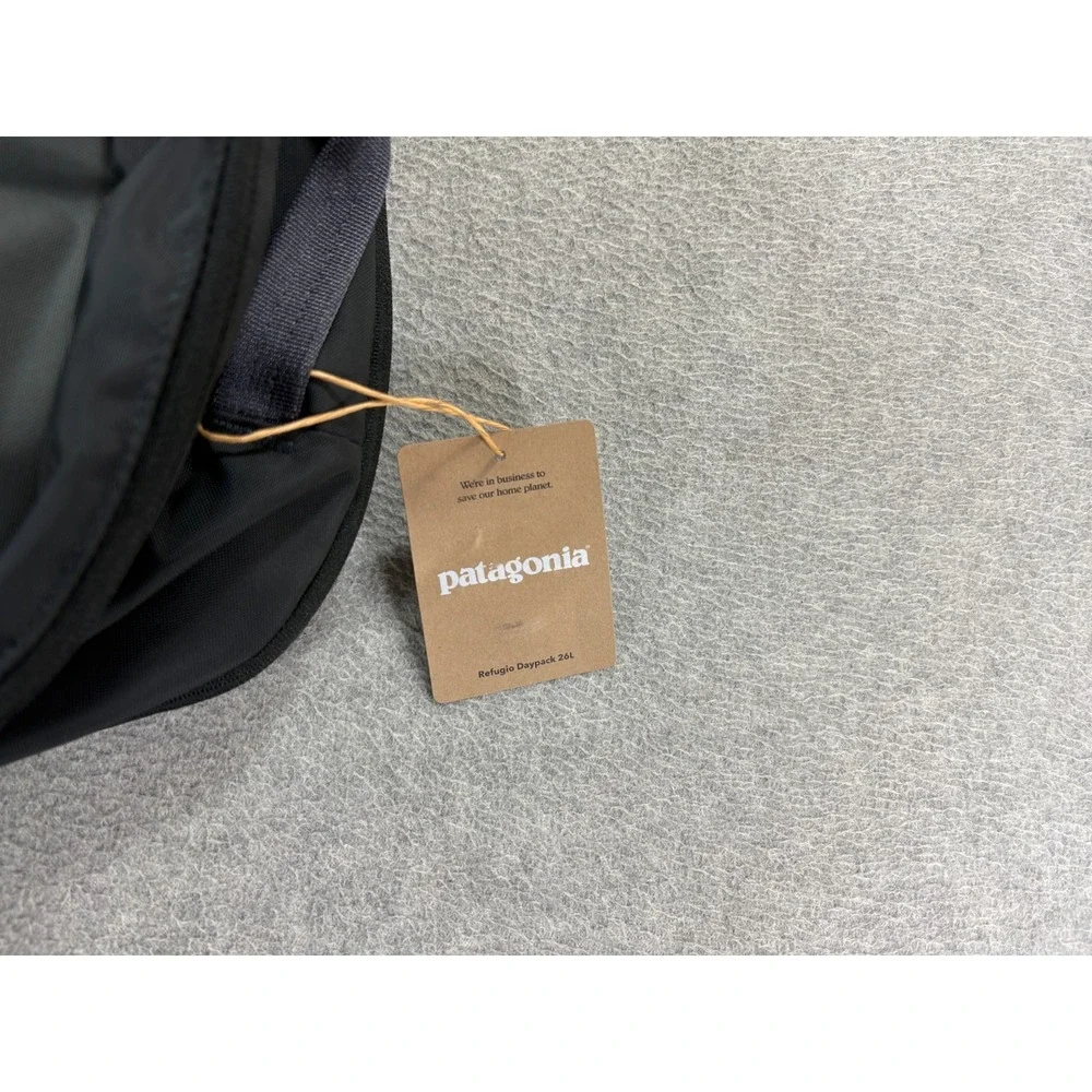 NWT Patagonia Refugio Daypack 26L Backpack (Smolder‎ Blue)
